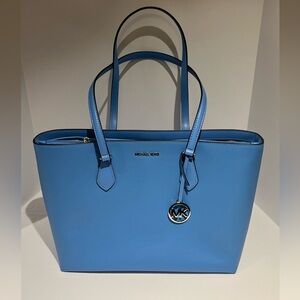 🎁🔥 NWT Michael Kors Large MF Sheila Tote Bag